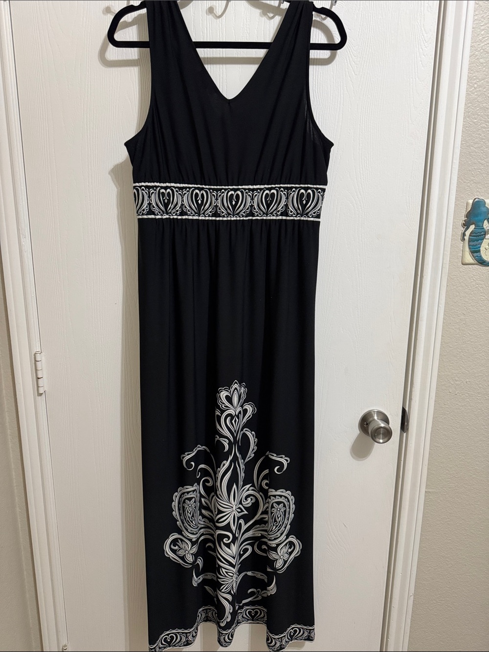 Forever Boho Black Maxi Dress V Neck Sleeveless Empire Waist Floral Motif XL - Picture 9 of 13